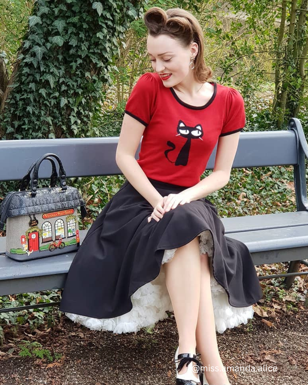 Short Sleeve Crewneck Cat Print Sweater